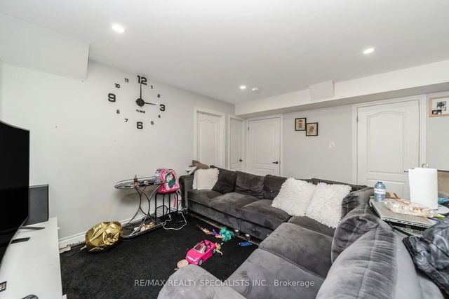 1 - 10 Loomis Road