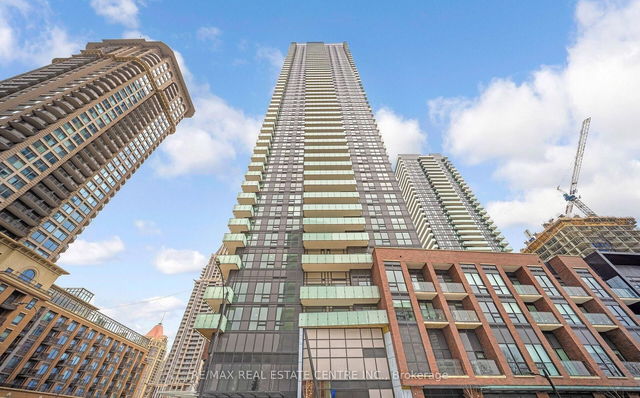 3401 - 430 Square one Drive