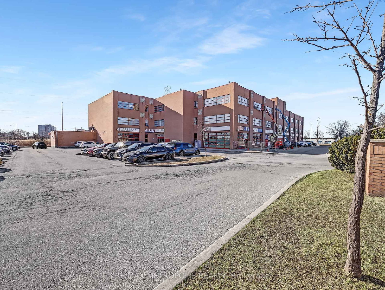 Office for sale at 309-1550 South Gateway Road, Mississauga, Northeast, L4W 5G6 - MLS: W12123103