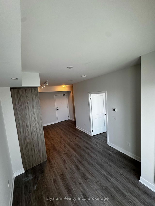 2802 - 430 Square One Drive