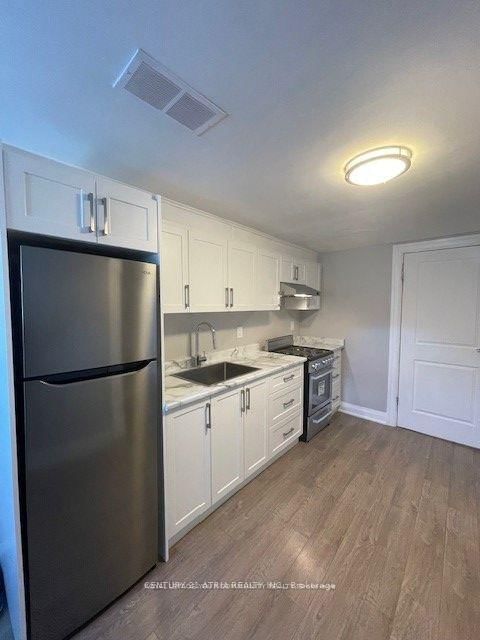 Detached House for lease at Lower-92 Beckett Avenue, Toronto, Rustic, M6L 2B4 - MLS: W12123365
