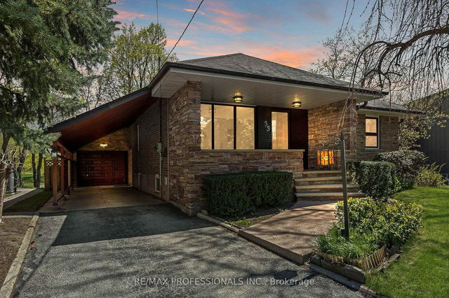 33 Heathrow Drive