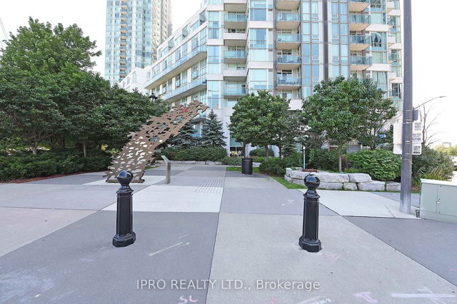 1706 - 3939 Duke of York Boulevard
