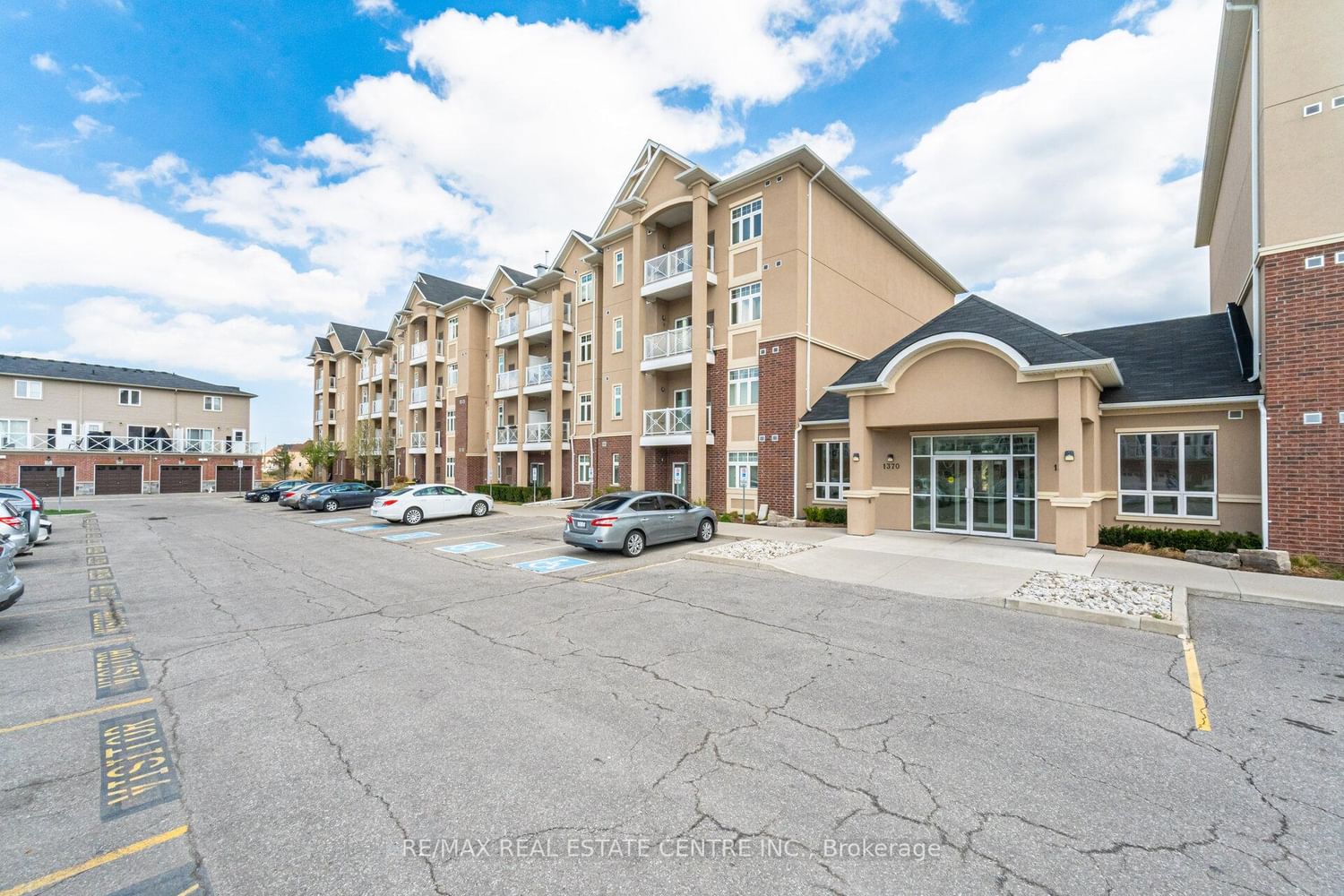 Condo for sale at 101-1370 Costigan Road, Milton, Clarke, L9T 0Y8 - MLS: W12123603