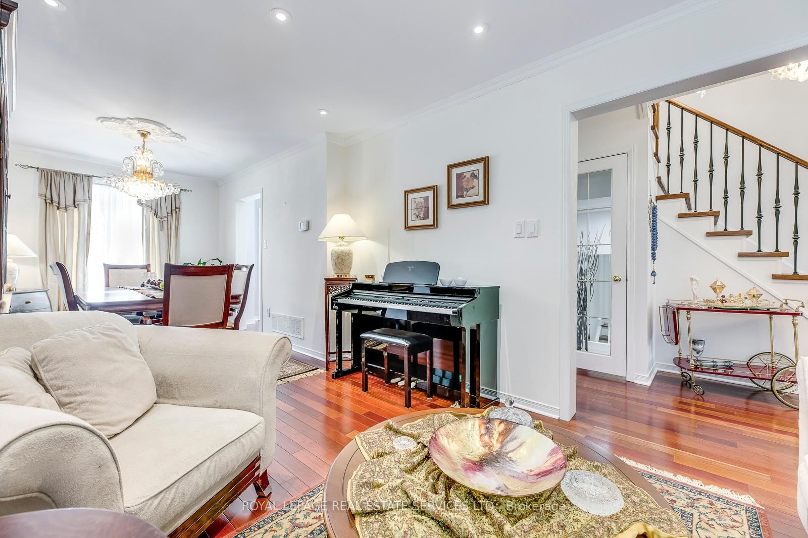 Listing Image 10