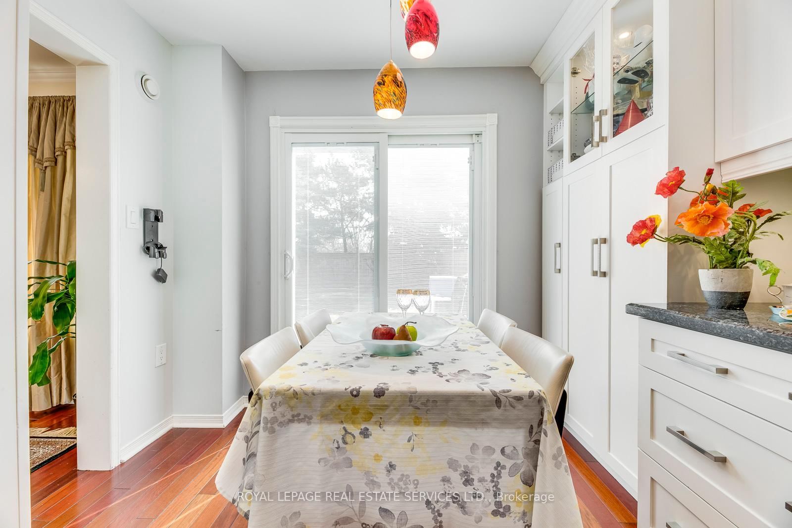 Listing Image 19
