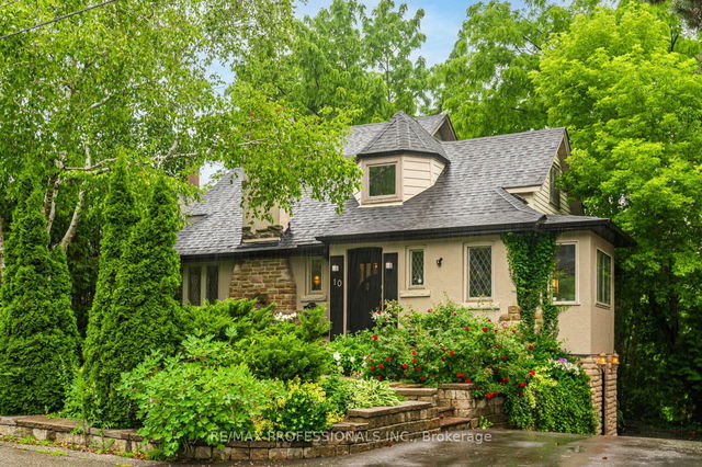 10 Burnhamthorpe Crescent