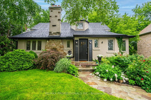 10 Burnhamthorpe Crescent