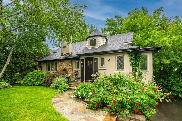 10 Burnhamthorpe Crescent