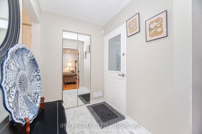 542 Lana Terr, Mississauga - Mississauga Valleys image-0-4