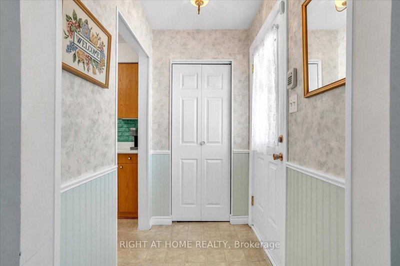 21 Willis Dr, Brampton, L6W 1A8 | Image 2