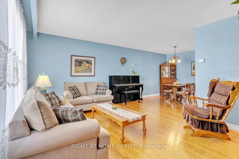 21 Willis Dr, Brampton, L6W 1A8 | Image 3
