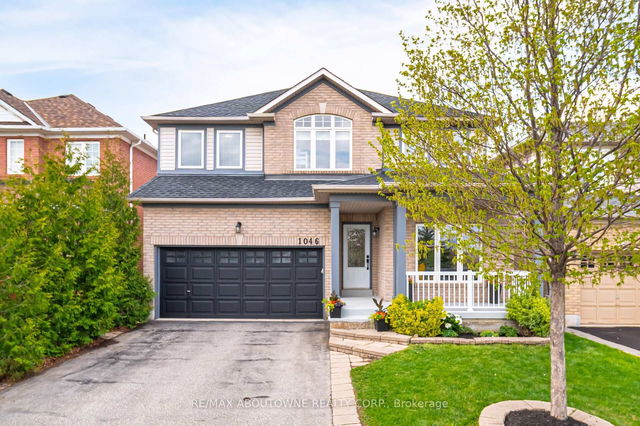 1046 Holdsworth Crescent
