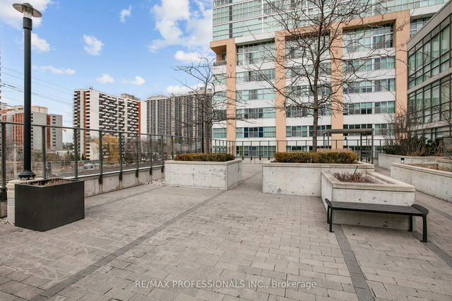 303 - 8 Fieldway Road