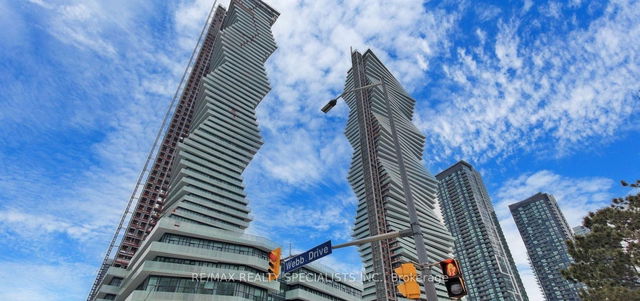 1305 - 3883 Quartz Road