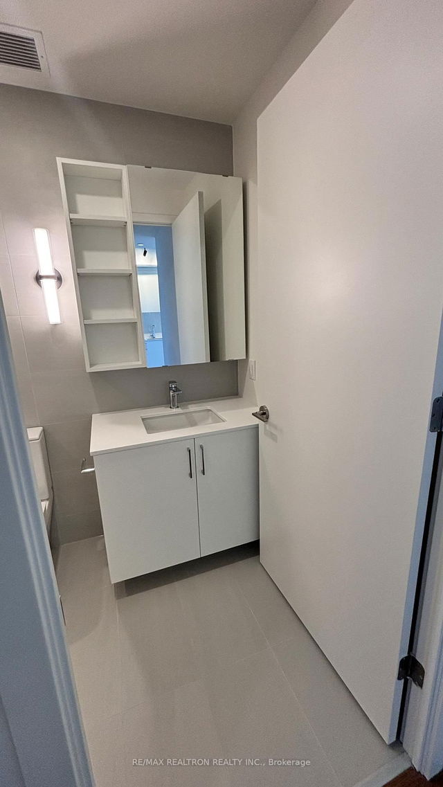 401 - 689 The Queensway N/A