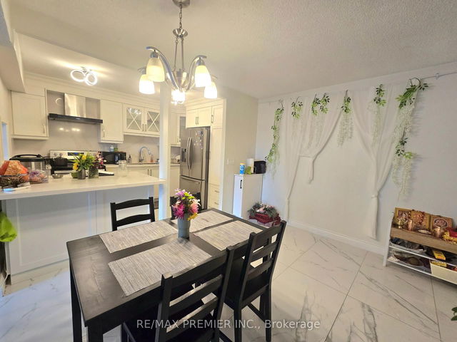 402 - 5 San Romanoway Way