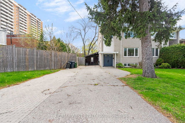 2 Cabot Court
