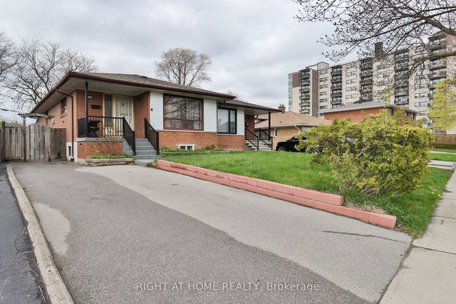 14 Midden Crescent