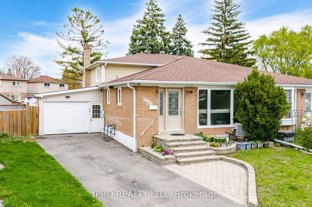 1625 Wavell Crescent