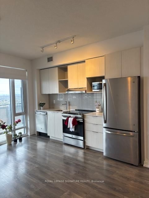 1207 - 2520 Eglinton Avenue
