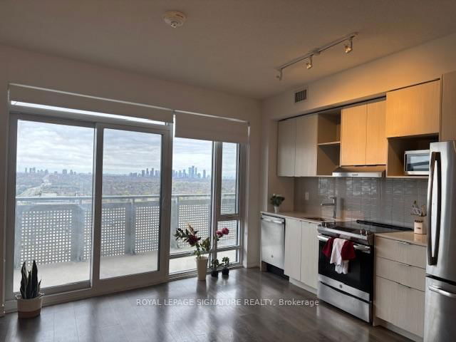 1207 - 2520 Eglinton Avenue