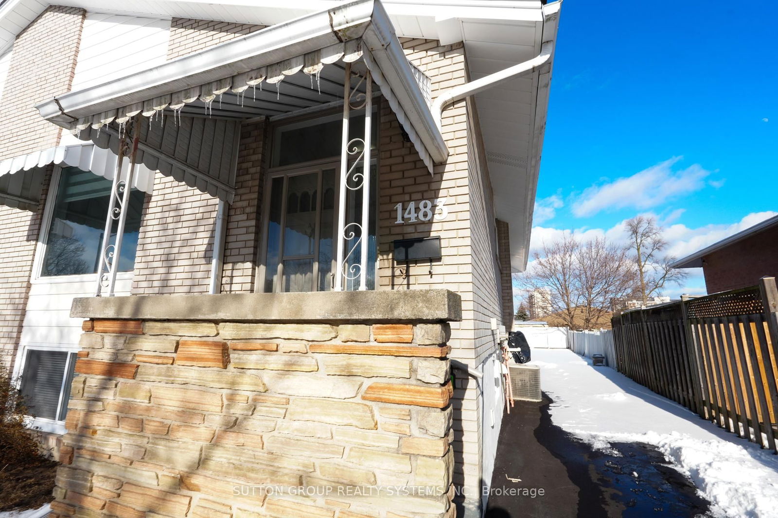 Semi-Detached House for sale at 1483 Sandgate Crescent, Mississauga, Clarkson, L5J 2E3 - MLS: W12125615