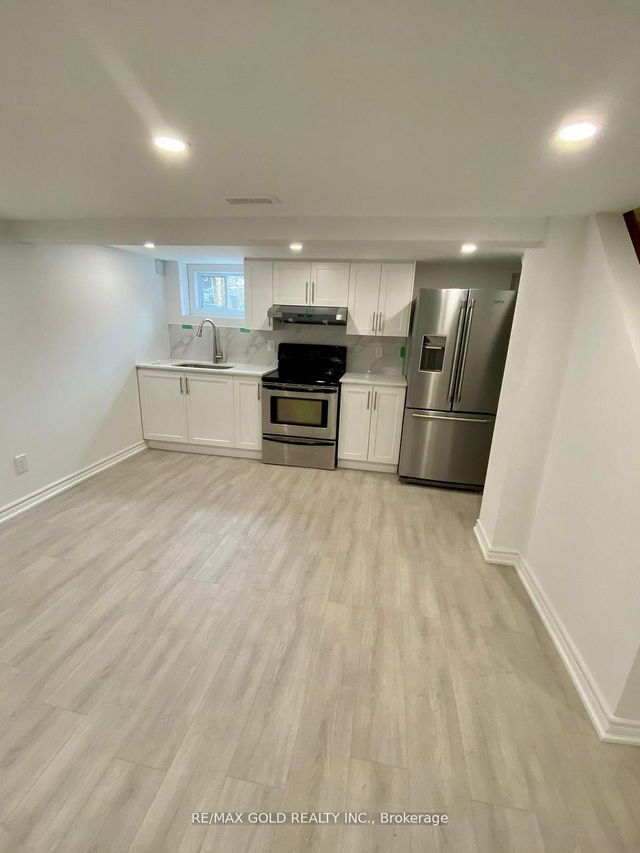 Lower - 1070 Fergus Avenue