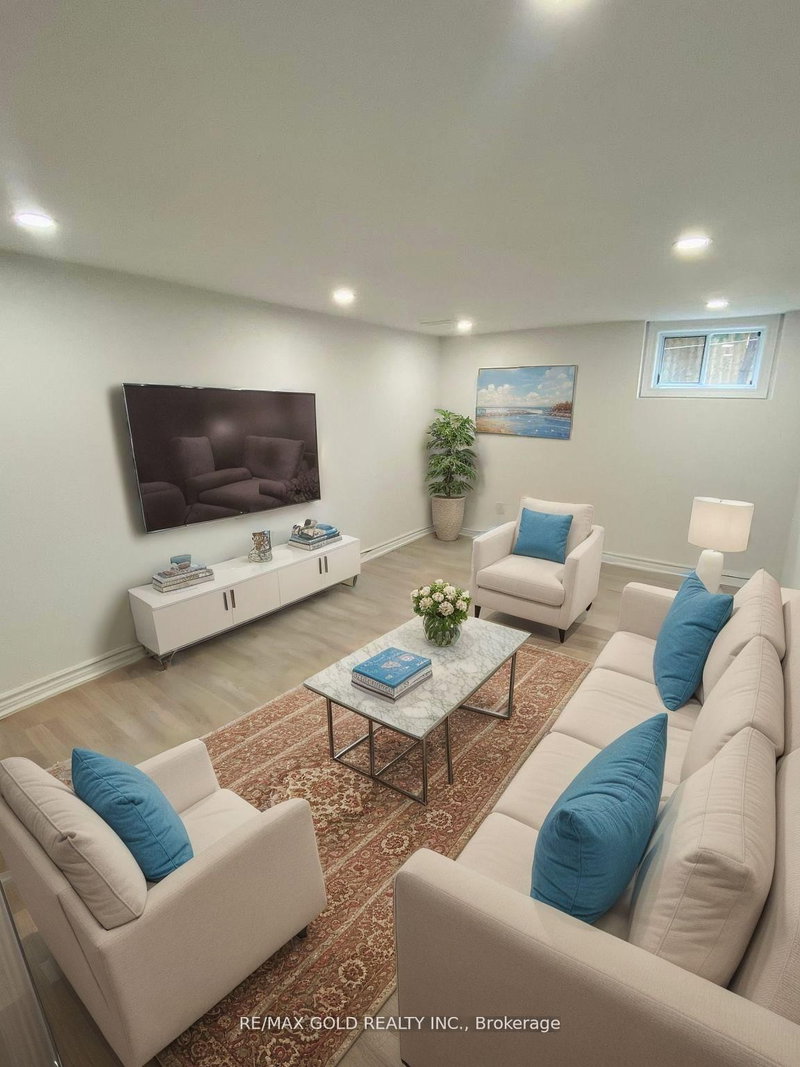 Lower - 1070 Fergus Ave, Mississauga, L5E 2P1 | Image 3