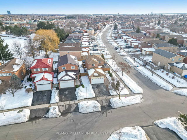 20 Whitehaven Drive