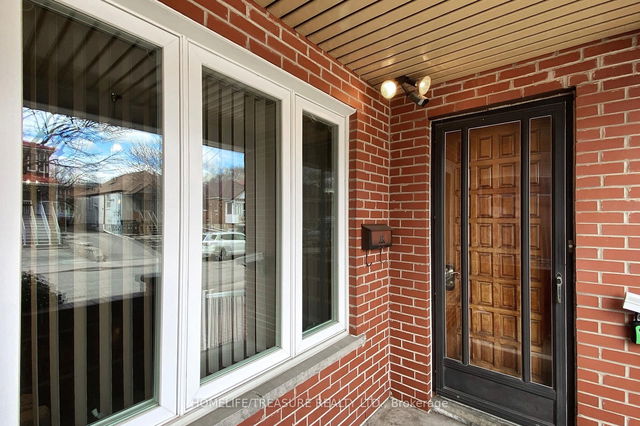 44 Grandville Avenue