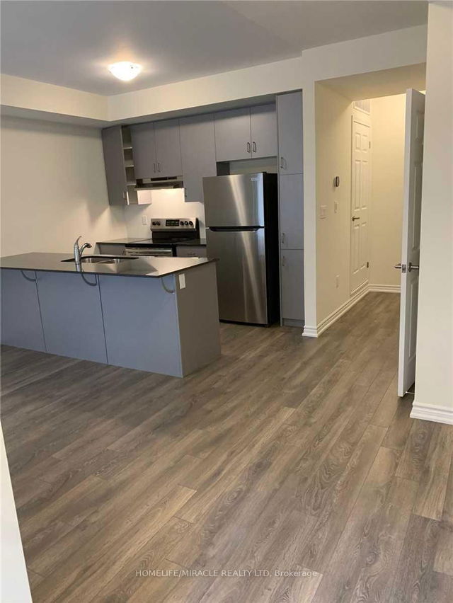 6 - 250 Lagerfeld Drive