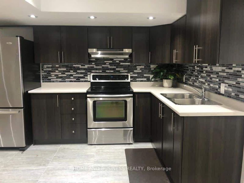 home for lease on 398 Schreyer Crescent