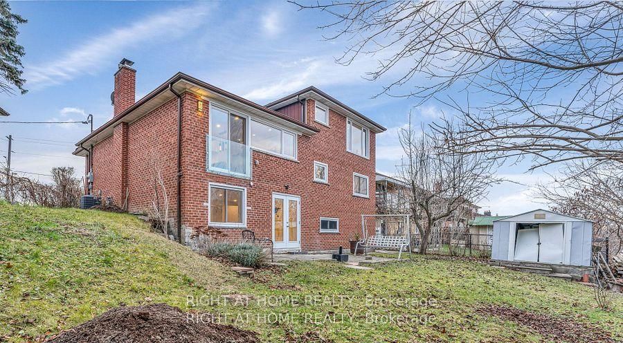 Detached House for lease at 35 Troutbrooke Drive, Toronto, Downsview-Roding-CFB, M3M 1S6 - MLS: W12125909