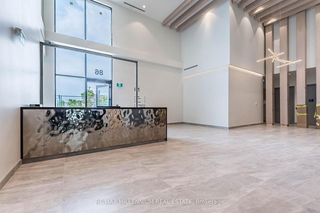 420 - 86 Dundas Street