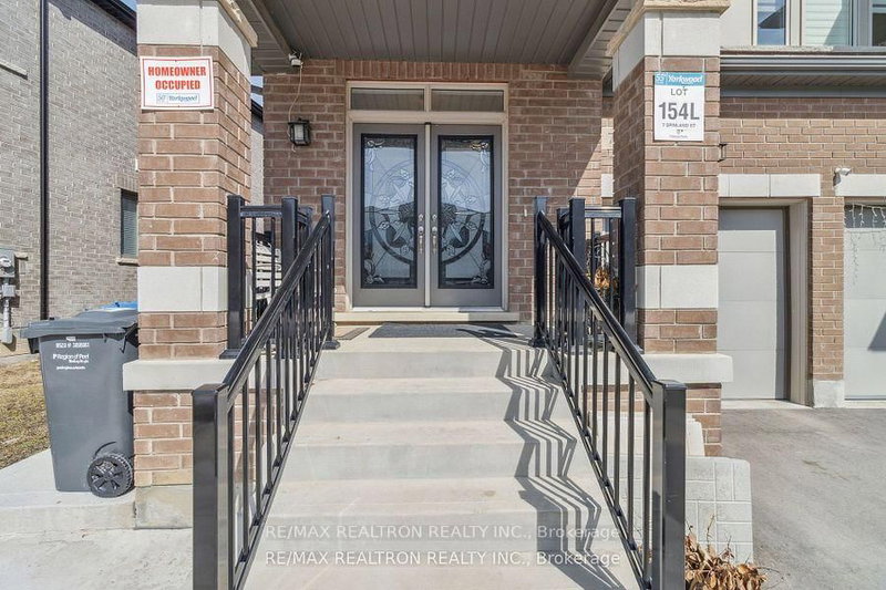 7 Spinland St, Caledon, L7C 4K3 | Image 2