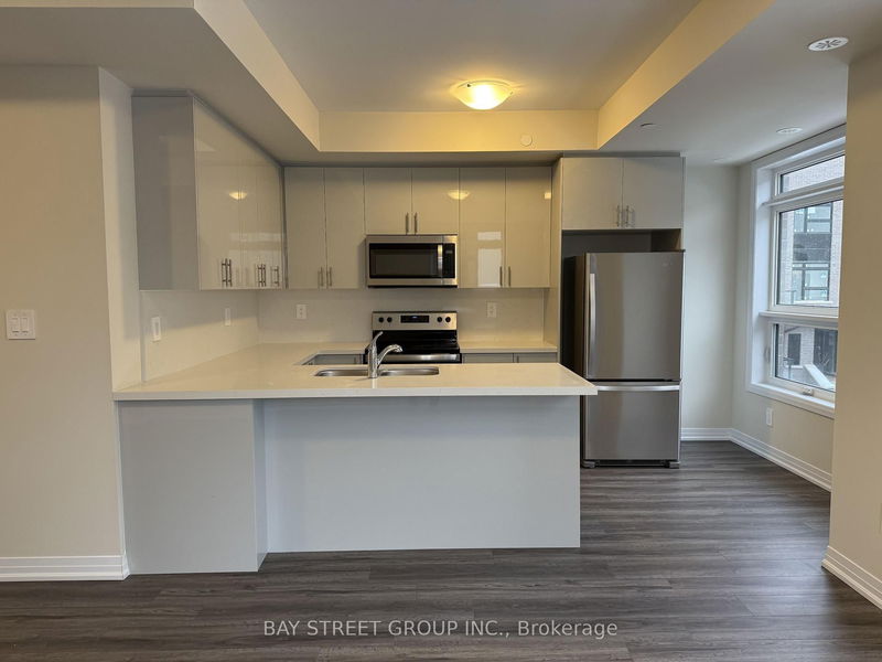 home for lease on 102-1585 Rose Way