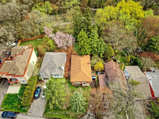 957 Beechwood Avenue
