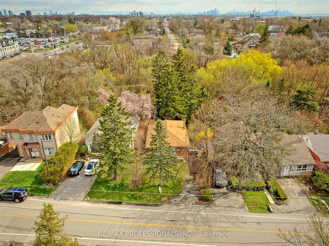 957 Beechwood Avenue