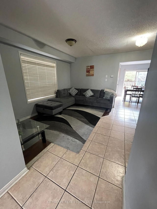 upper - 20 Linderwood Drive