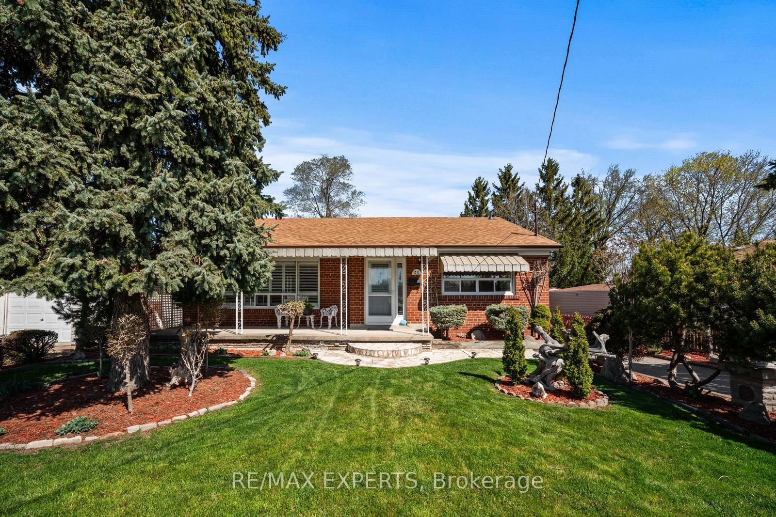 Detached House for sale at 20 Golfdown Drive, Toronto, Elms-Old Rexdale, M9W 2H5 - MLS: W12126571
