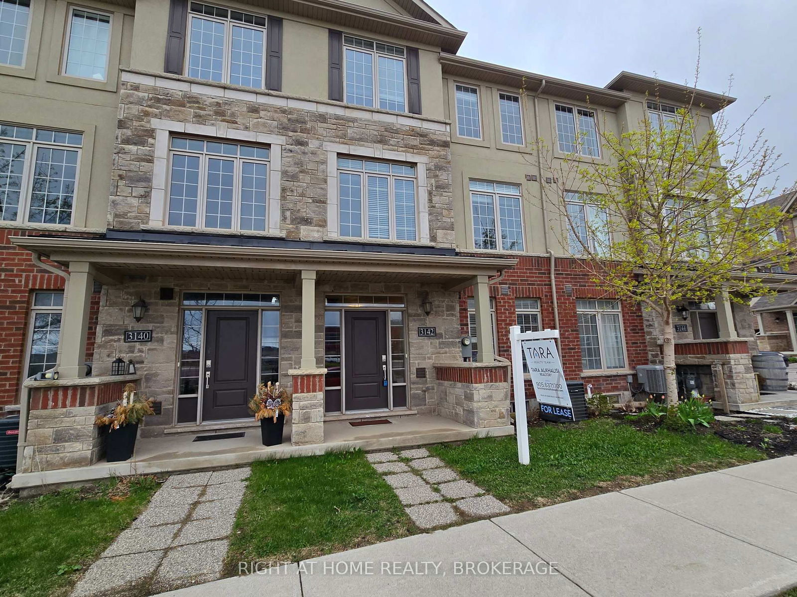Townhouse for lease at 3142 Postridge Drive, Oakville, Joshua Meadows, L6H 0P9 - MLS: W12126773