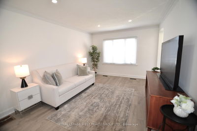 905 Islington Ave, Toronto - Stonegate-Queensway image-0-4
