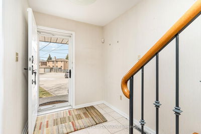 5 Gailmort Pl, Toronto - Rockcliffe-Smythe image-0-2