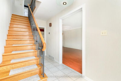 5 Gailmort Pl, Toronto - Rockcliffe-Smythe image-0-3