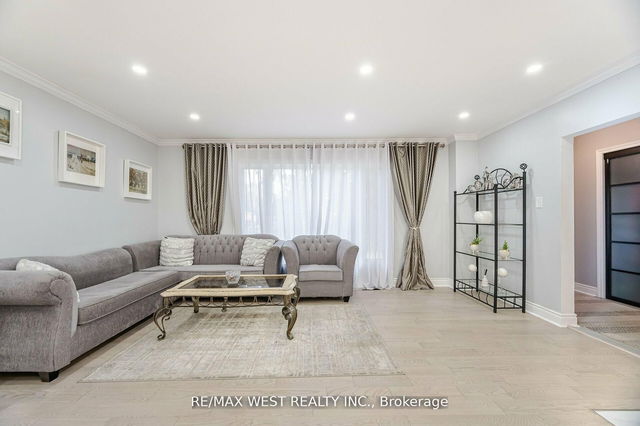 12 Gordon Park Drive