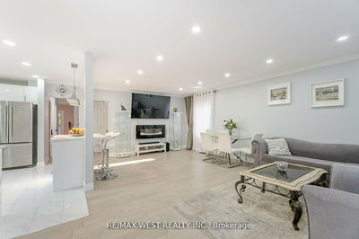 12 Gordon Park Dr, Toronto - Islington-City Centre West image-0-2