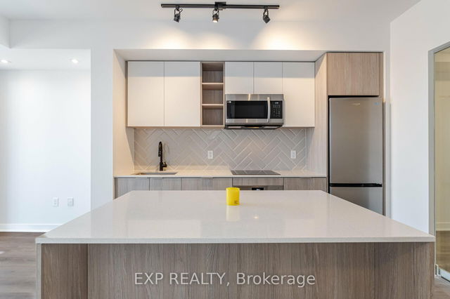 2505 - 36 Zorra Street
