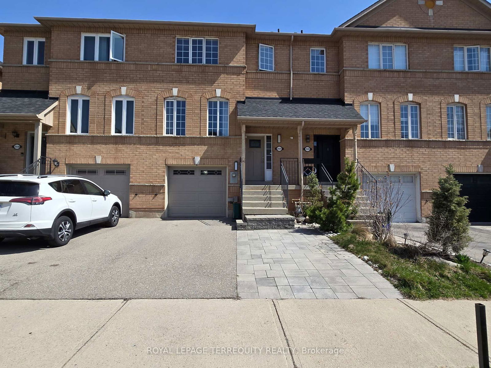 Townhouse for lease at 2517 Gill Crescent, Oakville, River Oaks, L6H 6R8 - MLS: W12127408