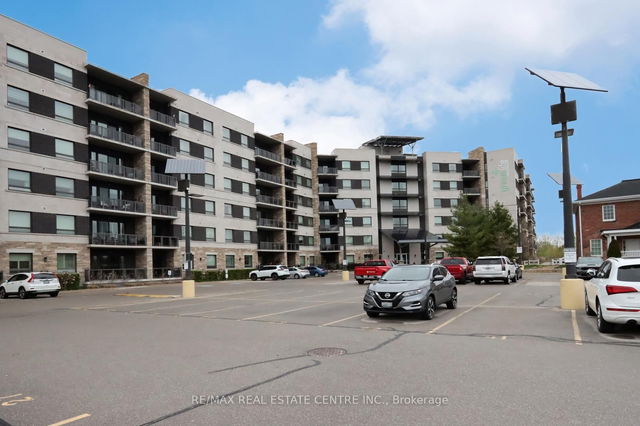 406 - 33 Whitmer Street